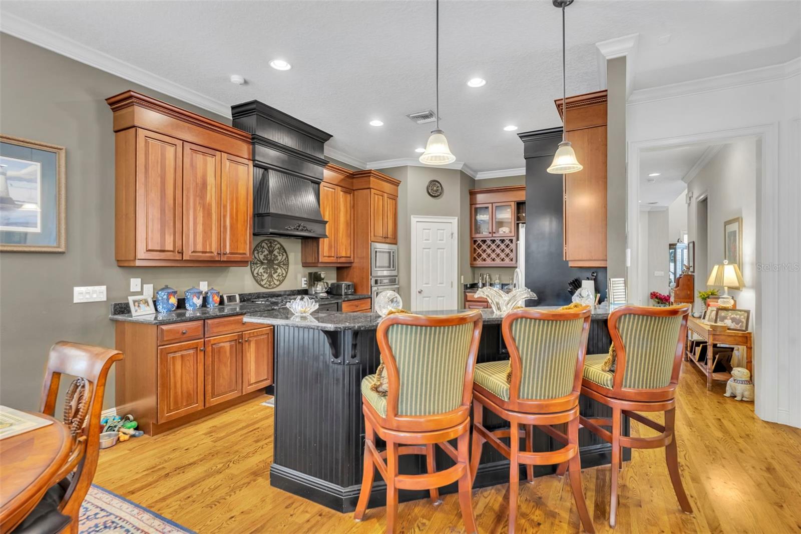 EDGEWATER MANOR - Residential