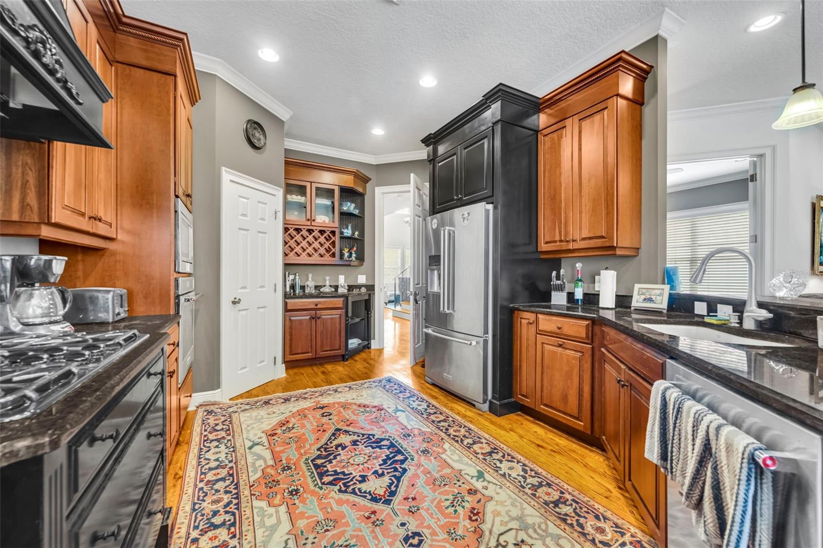 EDGEWATER MANOR - Residential