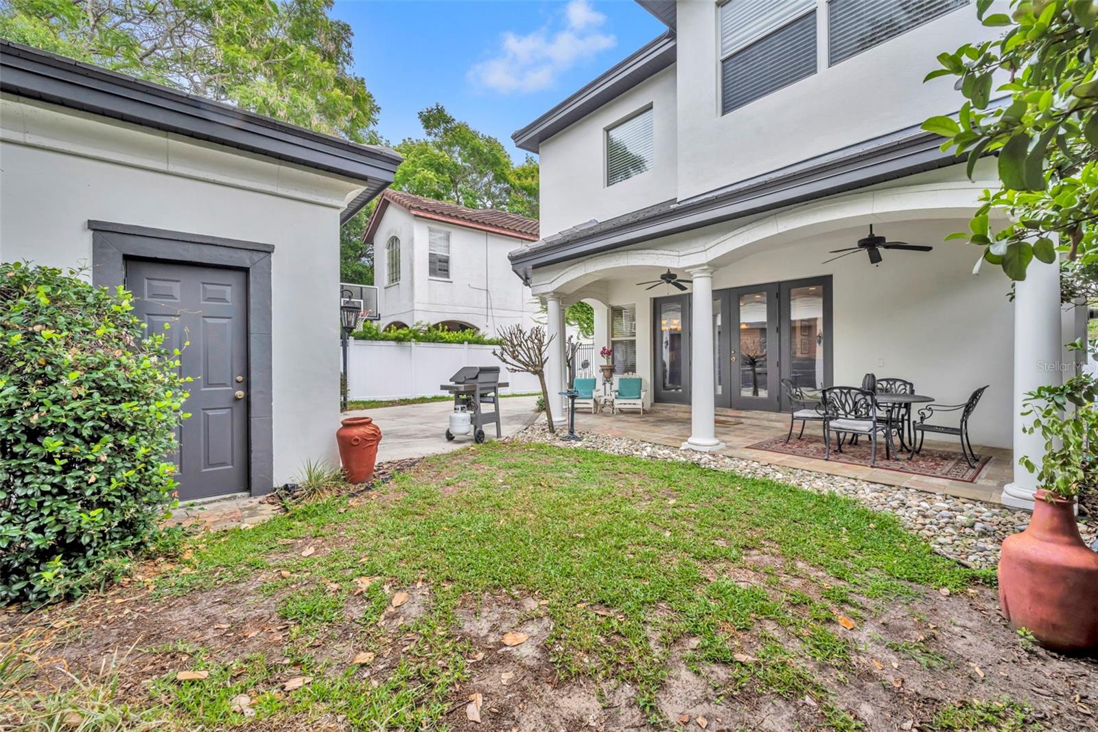 EDGEWATER MANOR - Residential