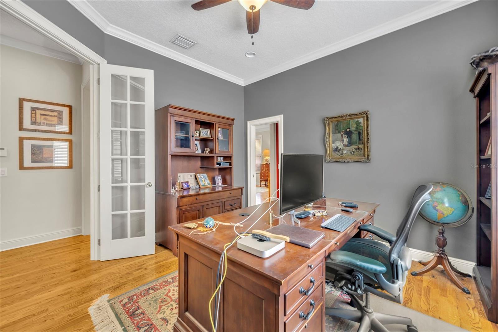 EDGEWATER MANOR - Residential