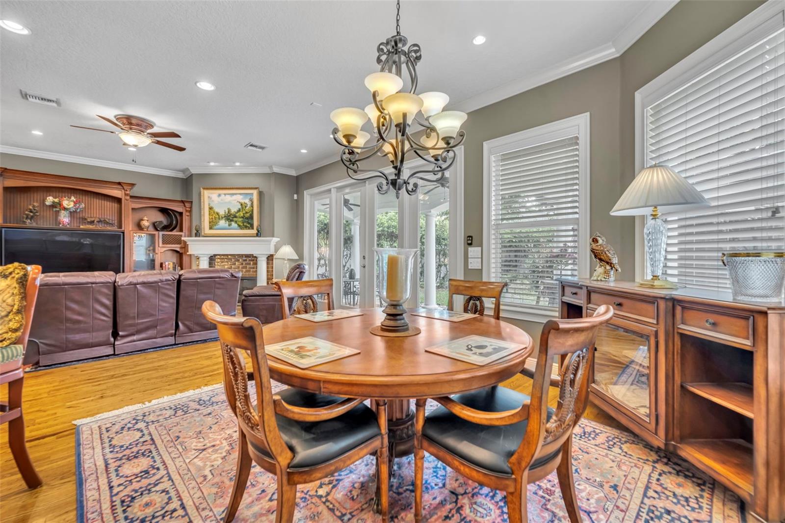 EDGEWATER MANOR - Residential