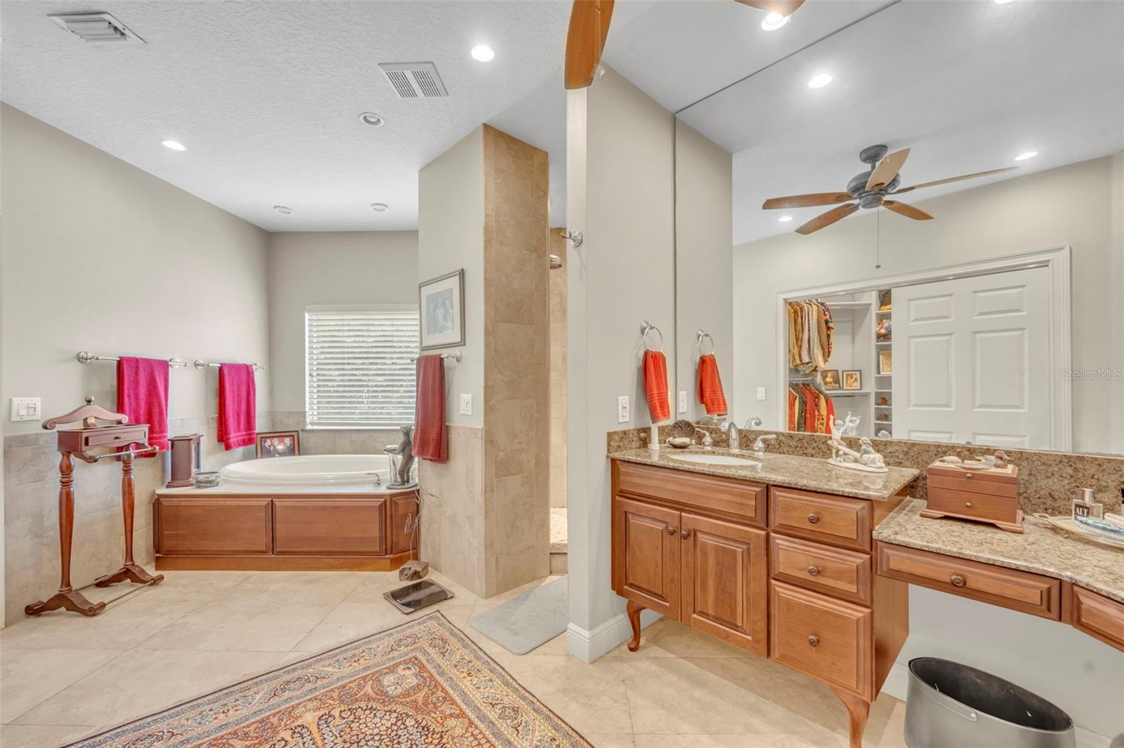 EDGEWATER MANOR - Residential