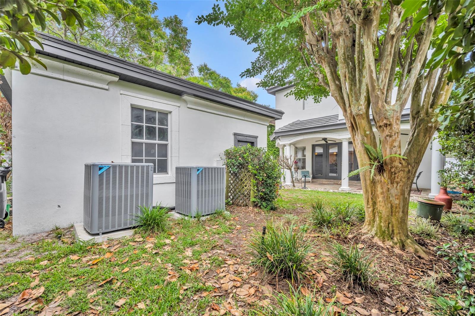 EDGEWATER MANOR - Residential