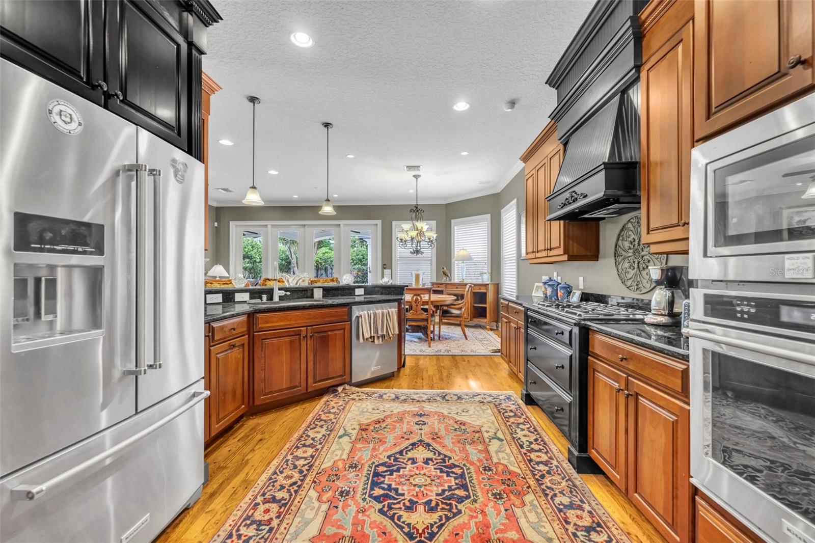 EDGEWATER MANOR - Residential