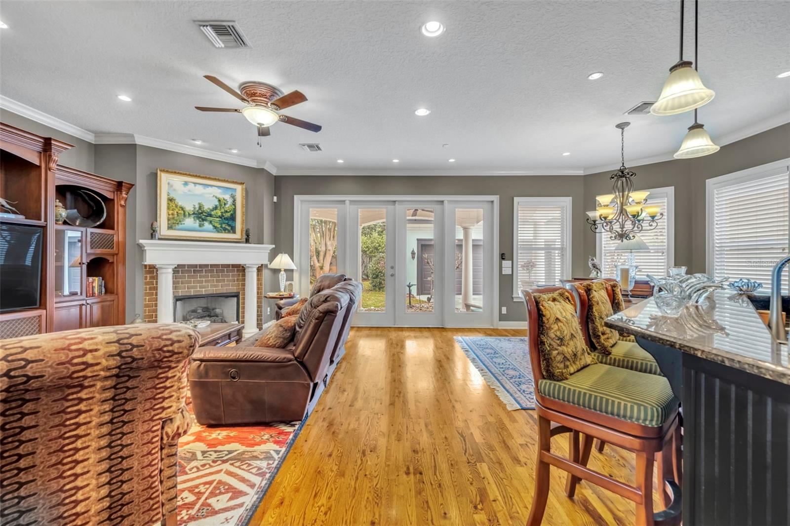 EDGEWATER MANOR - Residential