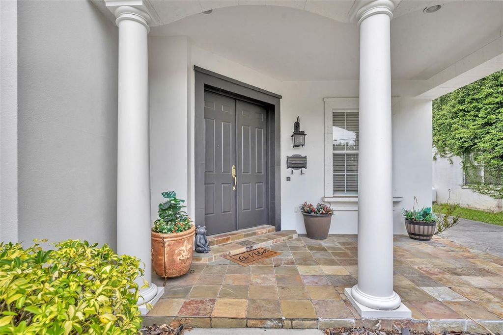 Photo of 1031 Guernsey Street, Orlando, FL 32804 (MLS # O6407286)