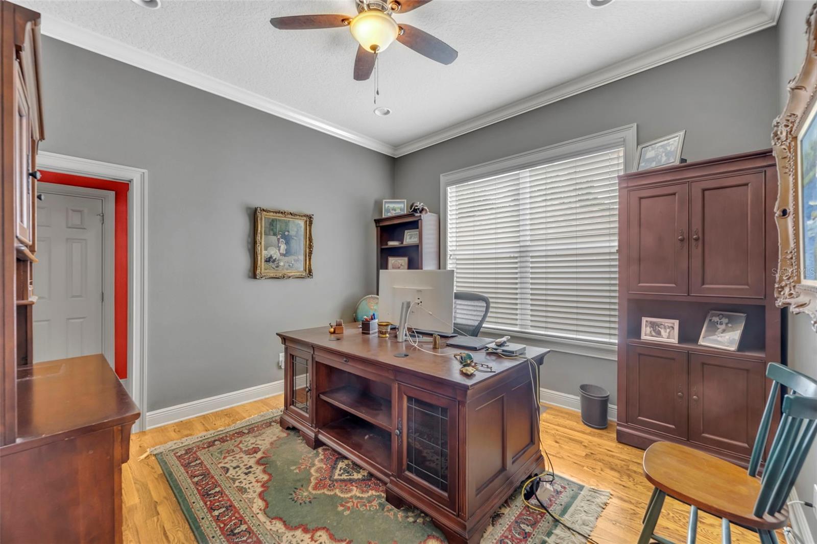 EDGEWATER MANOR - Residential