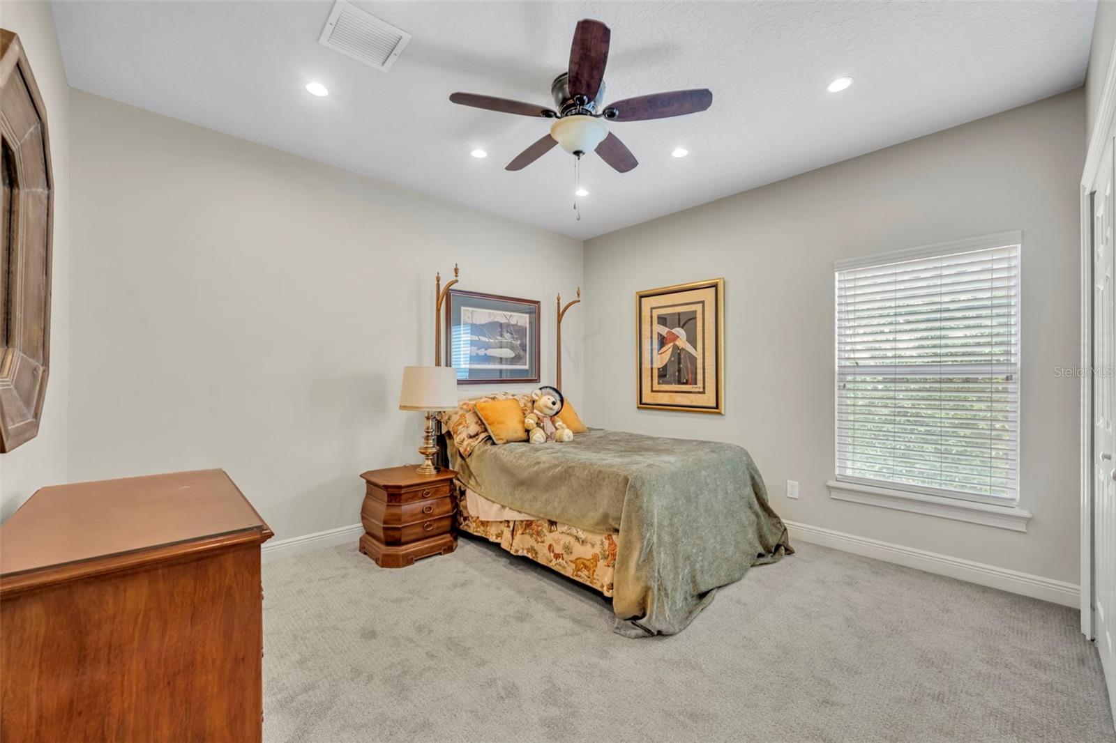 EDGEWATER MANOR - Residential