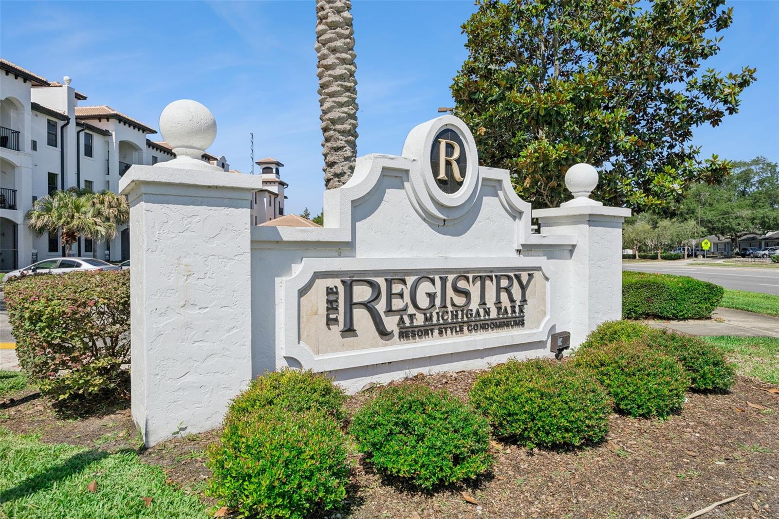 REGISTRY/MICHIGAN PARK CONDO - Residential
