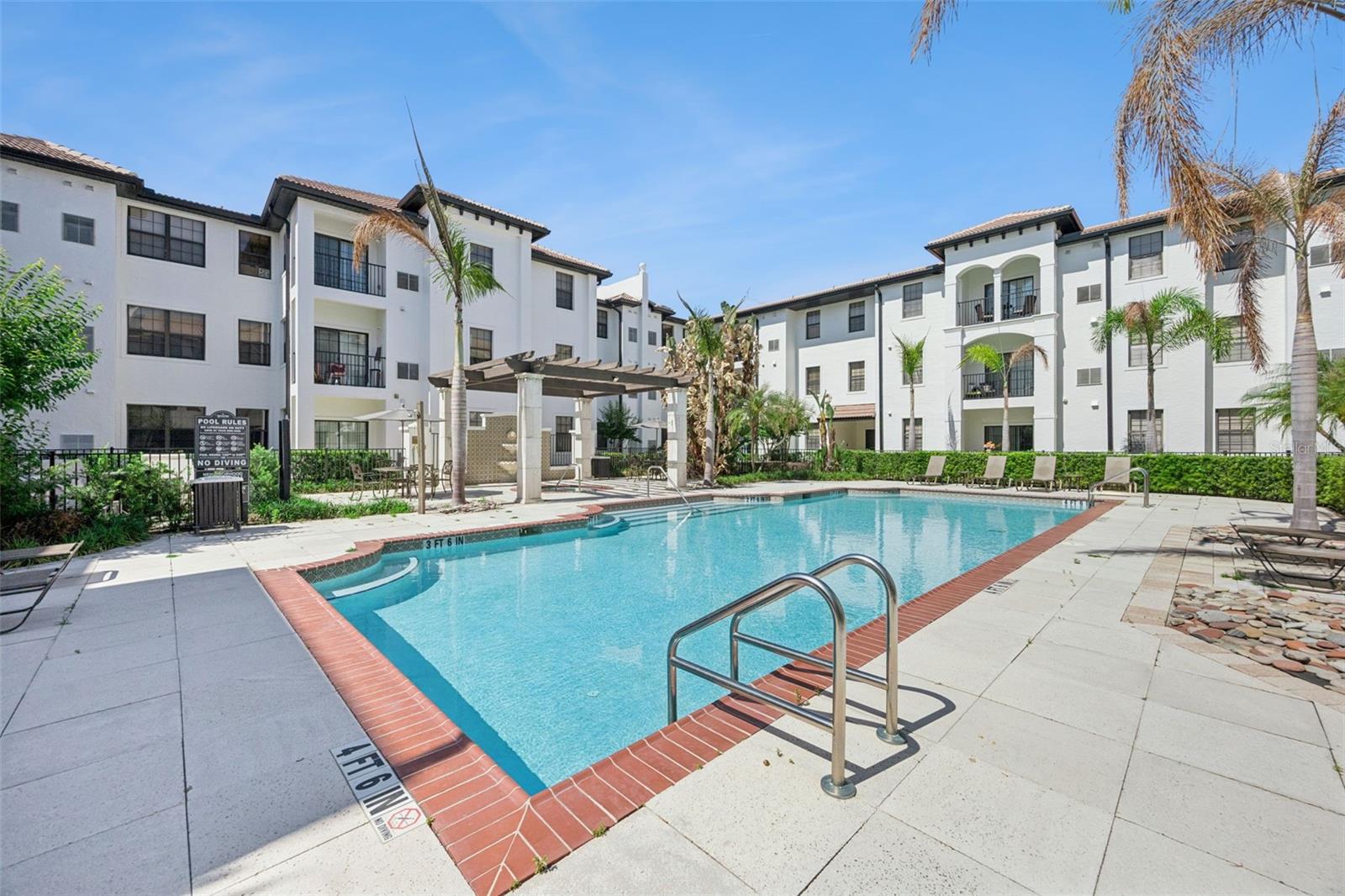 REGISTRY/MICHIGAN PARK CONDO - Residential
