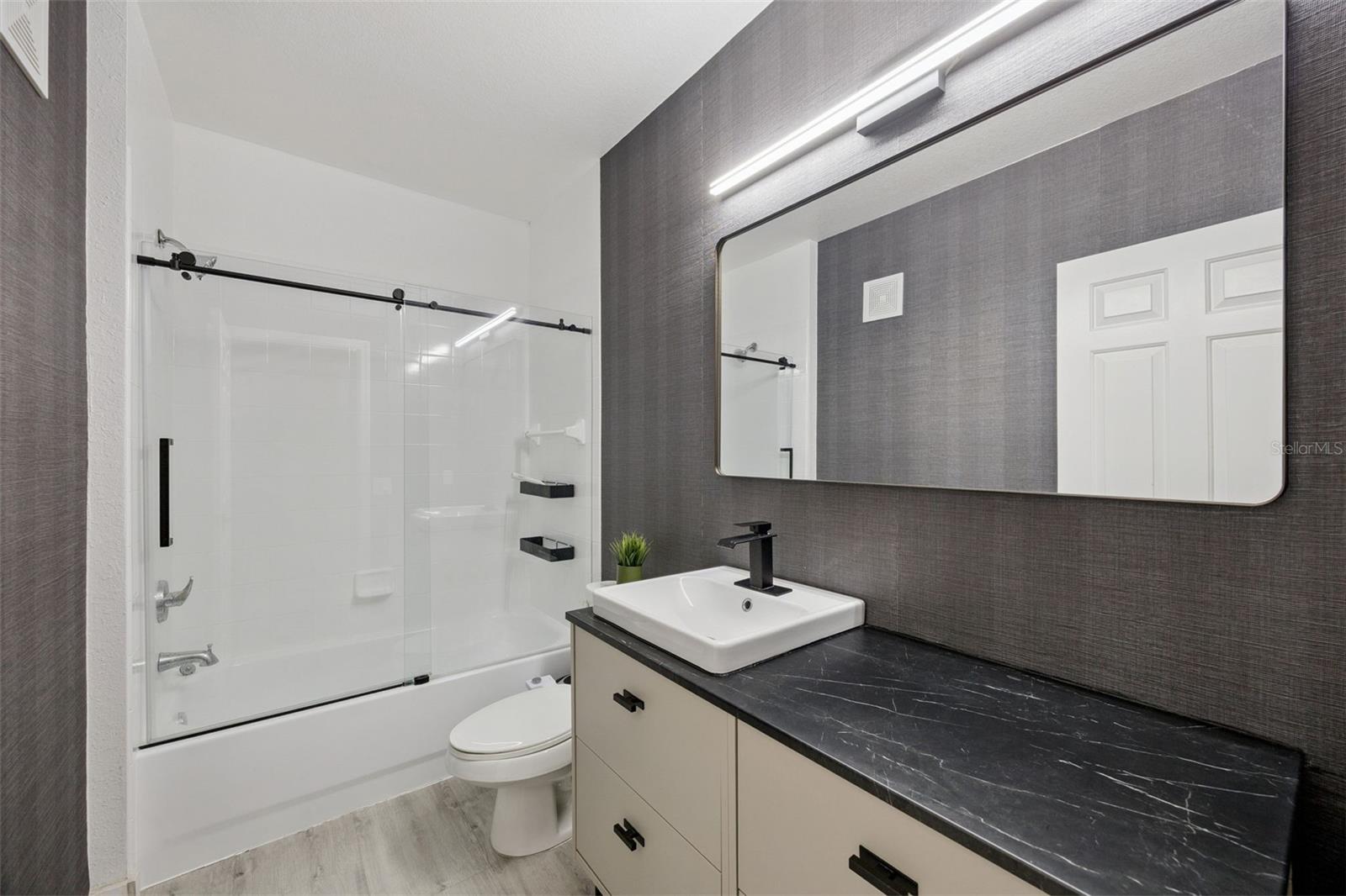 REGISTRY/MICHIGAN PARK CONDO - Residential