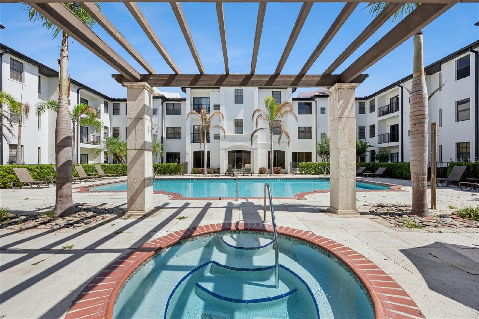 REGISTRY/MICHIGAN PARK CONDO - Residential