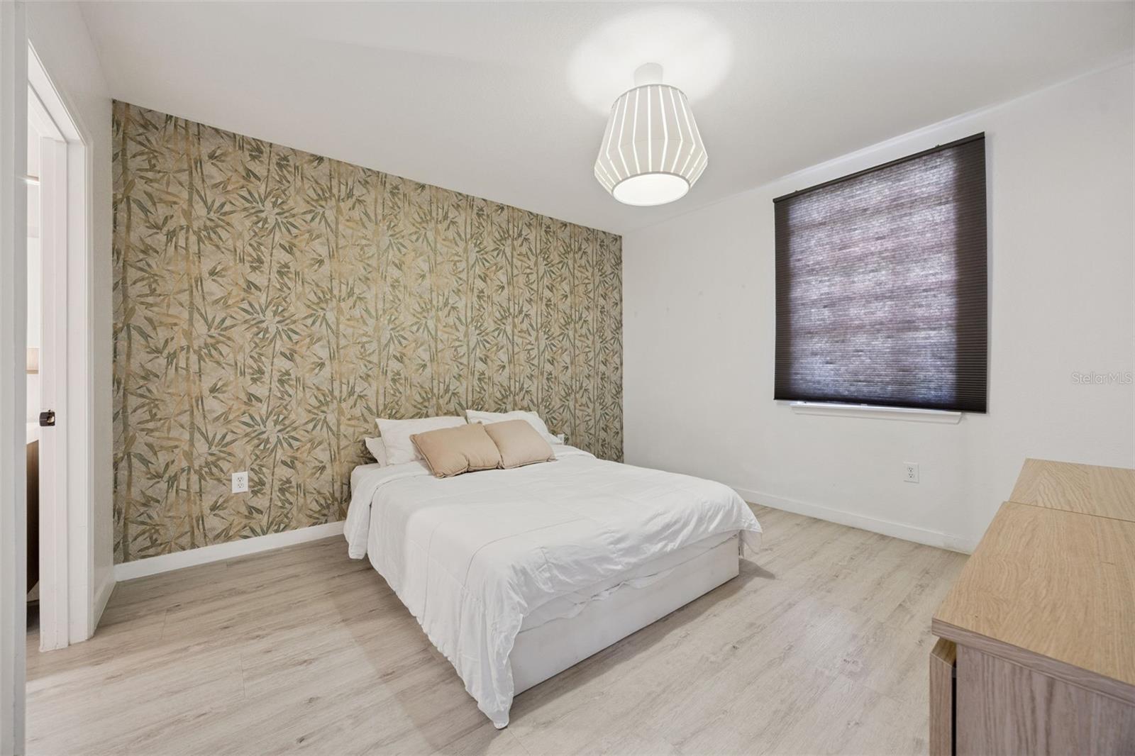 REGISTRY/MICHIGAN PARK CONDO - Residential