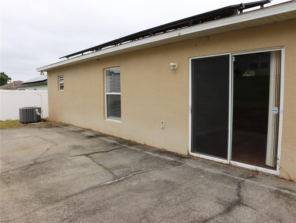 Photo of 1604 Fitzgerald Drive, Dundee, FL 33838 (MLS # S5136010)