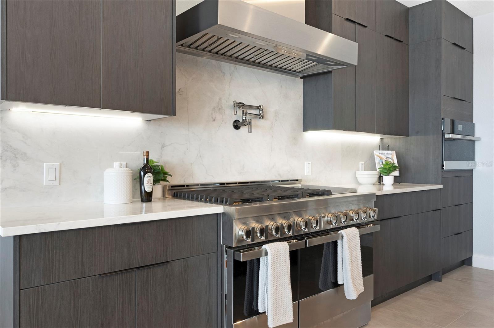 COLONIAL LANE JUNGLE ADD PT REP - Residential