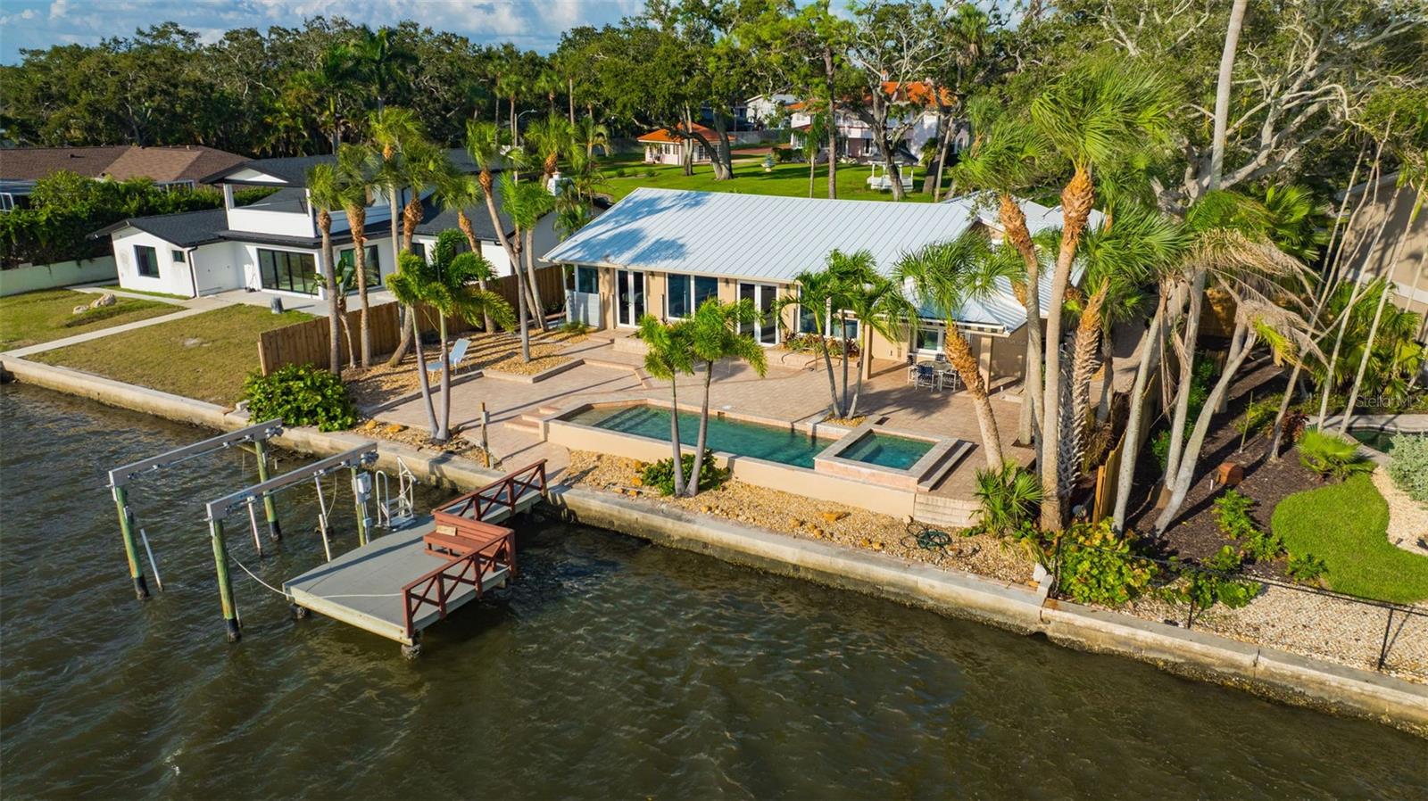 COLONIAL LANE JUNGLE ADD PT REP - Residential