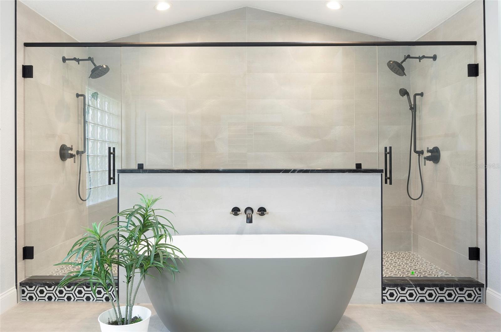 COLONIAL LANE JUNGLE ADD PT REP - Residential