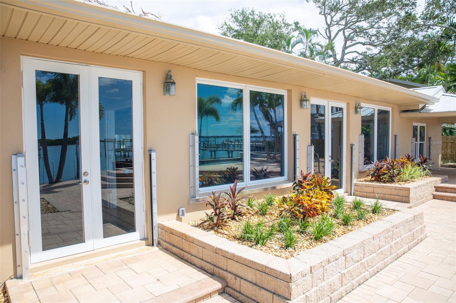 COLONIAL LANE JUNGLE ADD PT REP - Residential