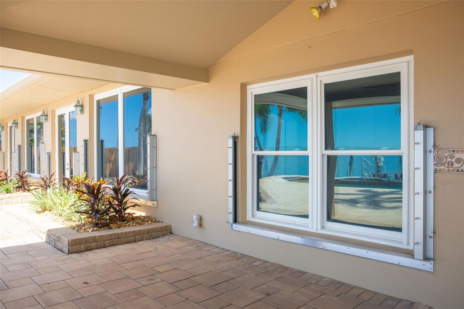 COLONIAL LANE JUNGLE ADD PT REP - Residential