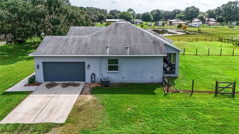 A home in PLANT CITY