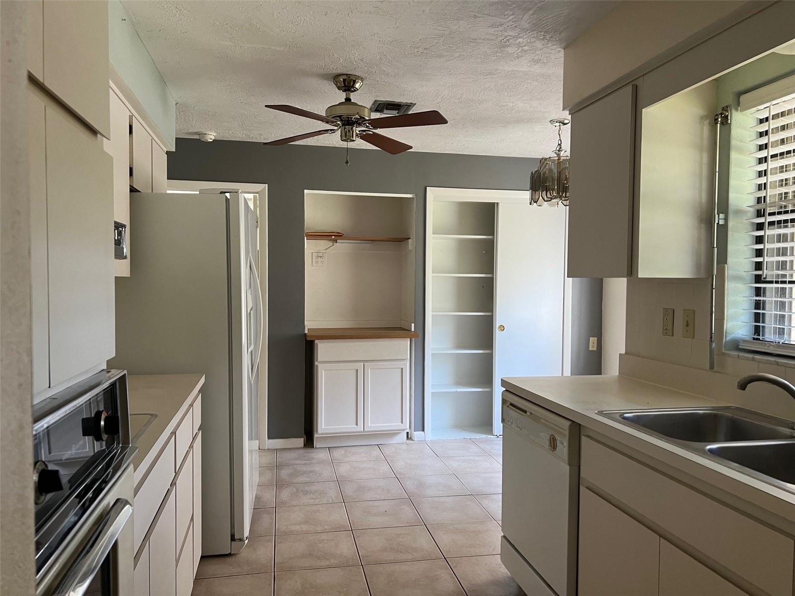 CURLEW GROVES UNIT TWO - Residential Lease