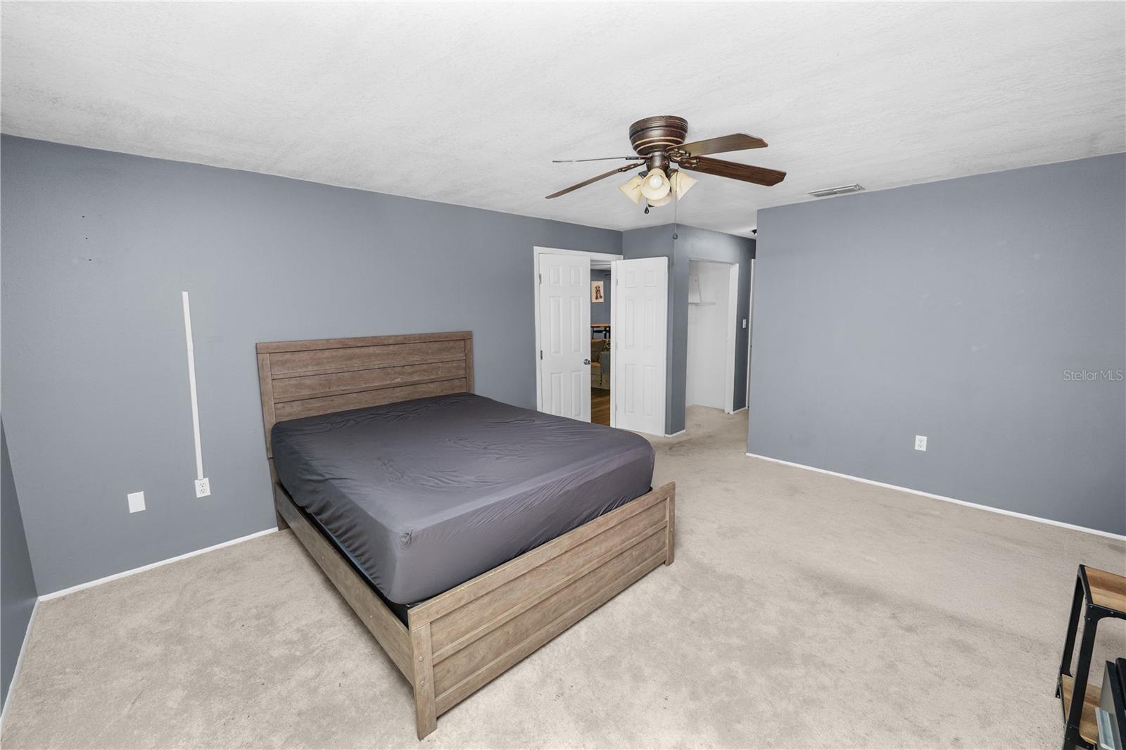 COUNTRY LAKE CONDO - Residential