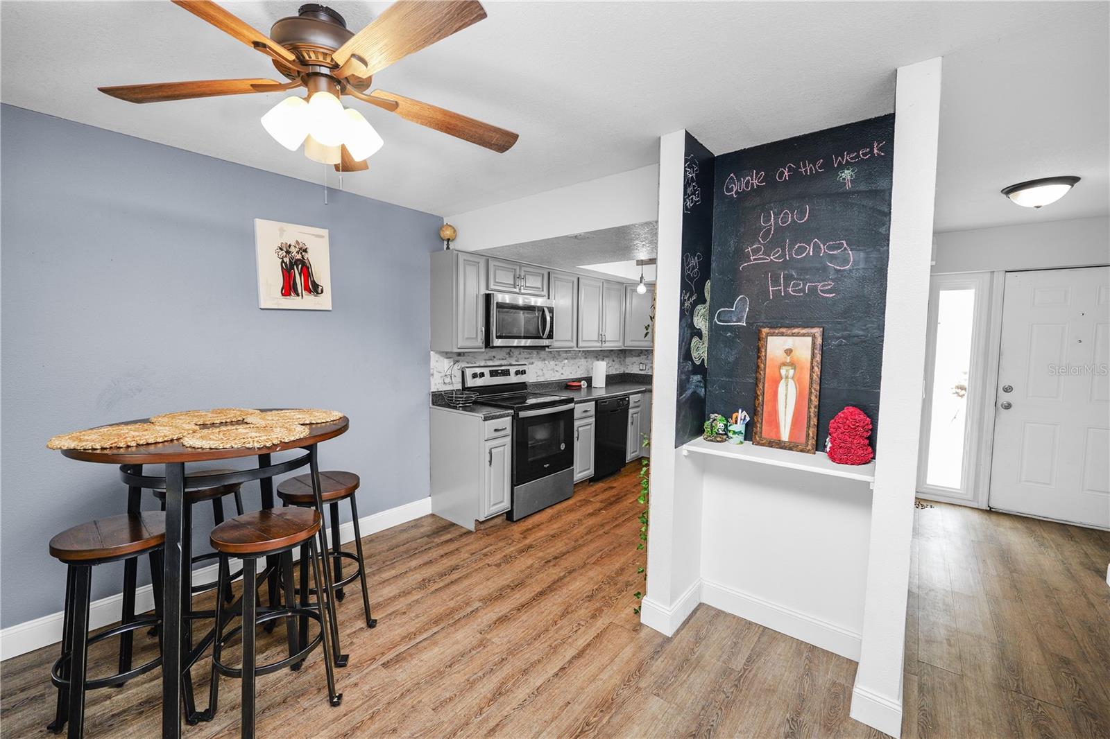 COUNTRY LAKE CONDO - Residential