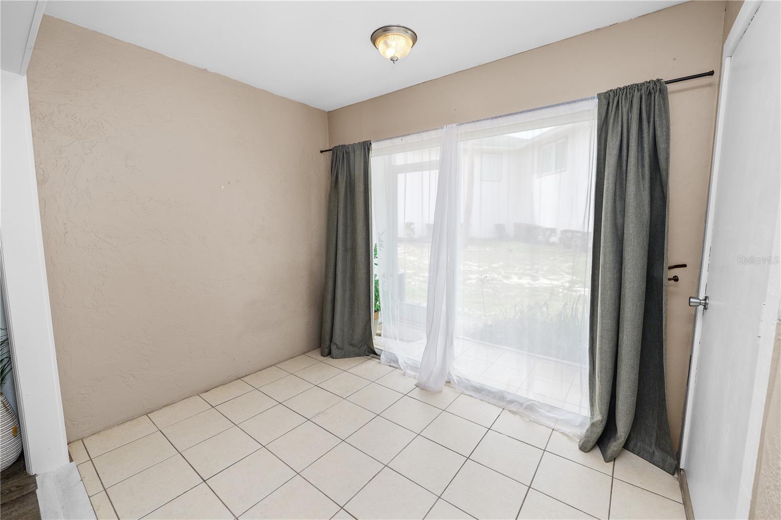 COUNTRY LAKE CONDO - Residential