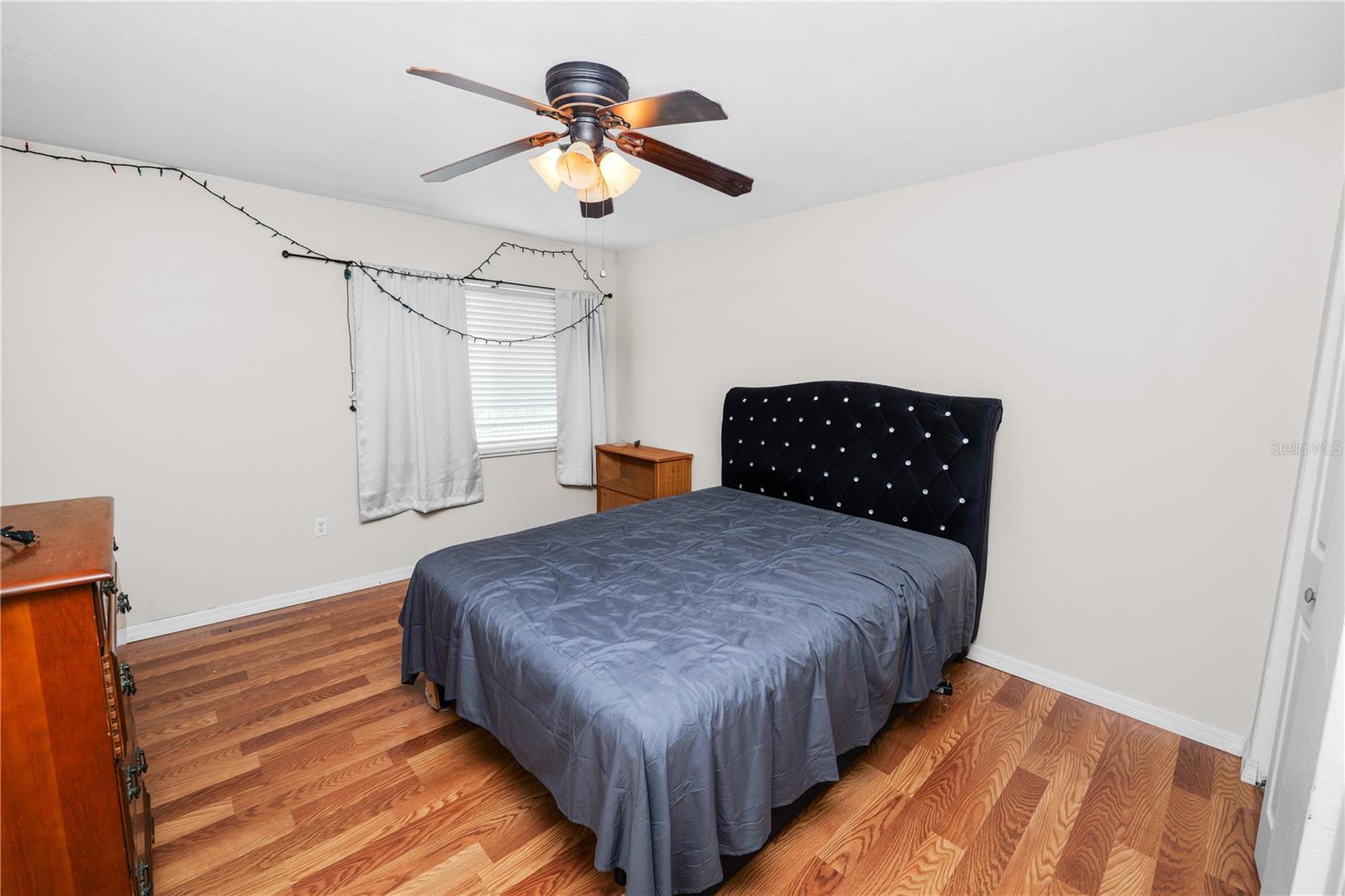 COUNTRY LAKE CONDO - Residential