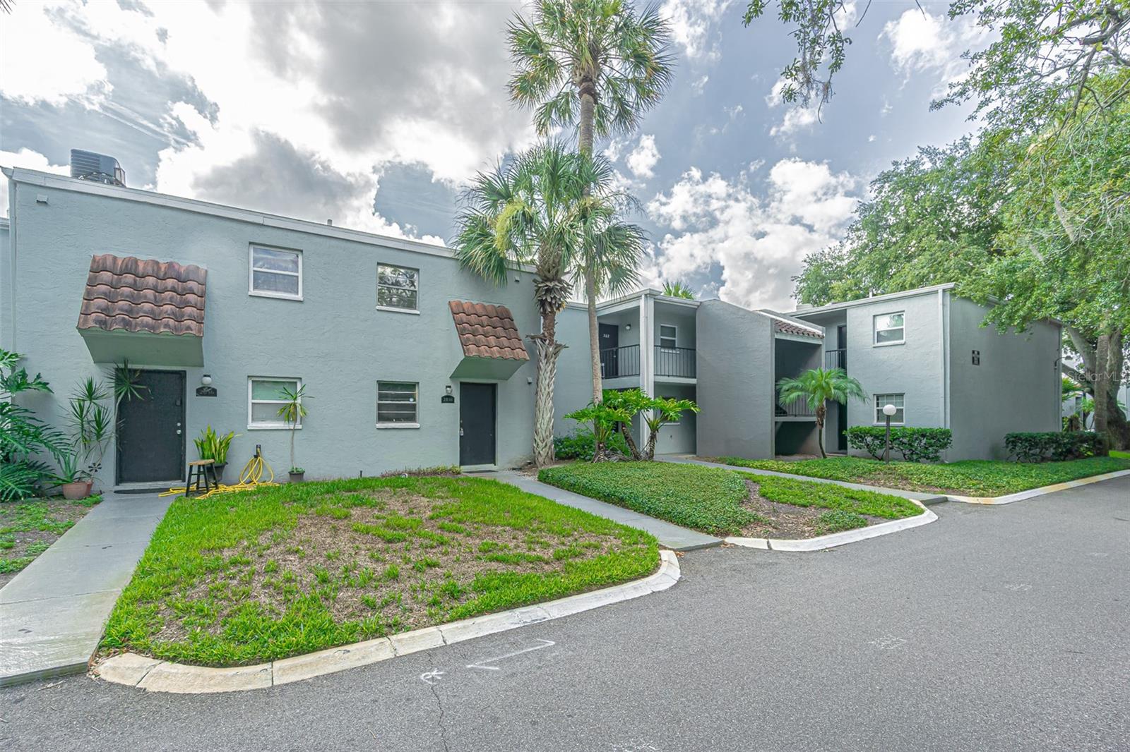 2818 SOMERSET PARK DRIVE 1