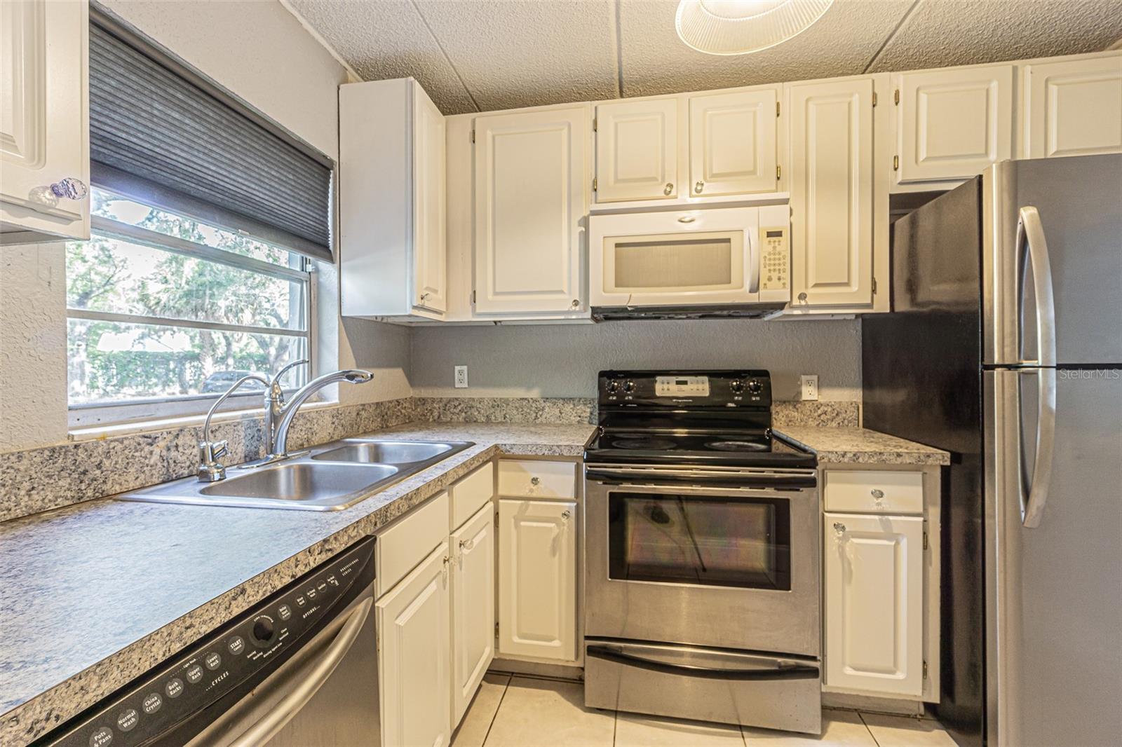 2818 SOMERSET PARK DRIVE 1