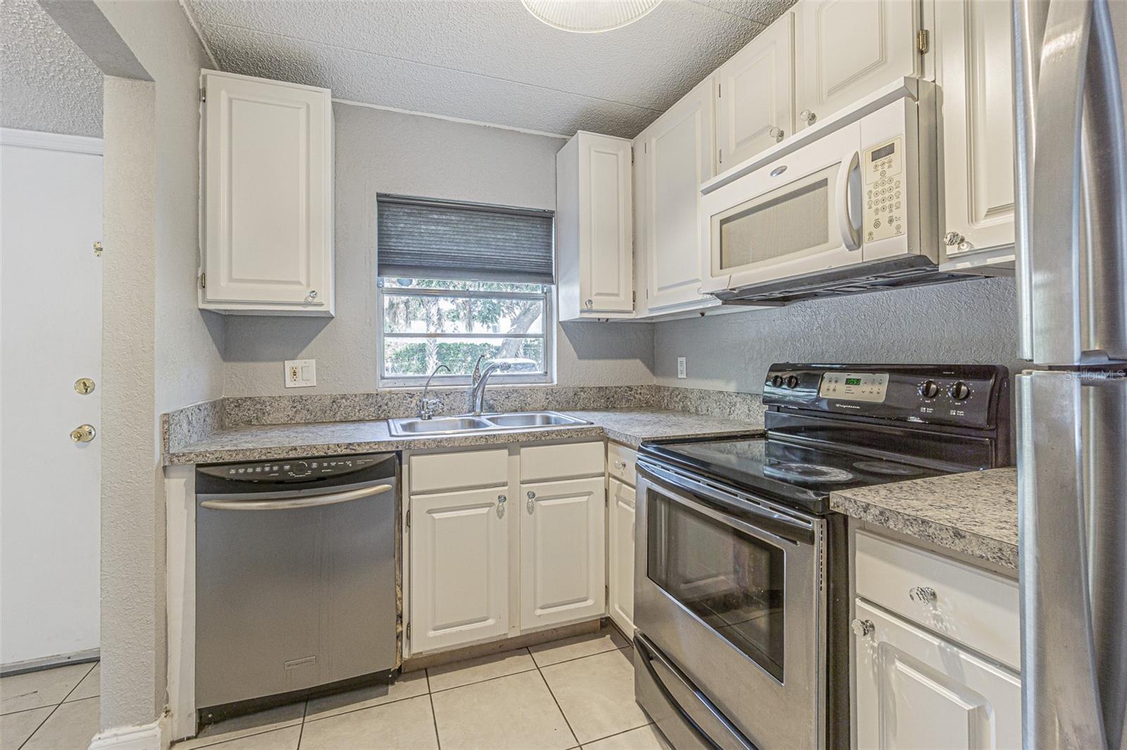 2818 SOMERSET PARK DRIVE 1