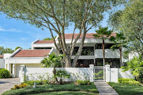 Photo of 923 Guisando De Avila, Tampa, FL 33613 (MLS # TB8458264)