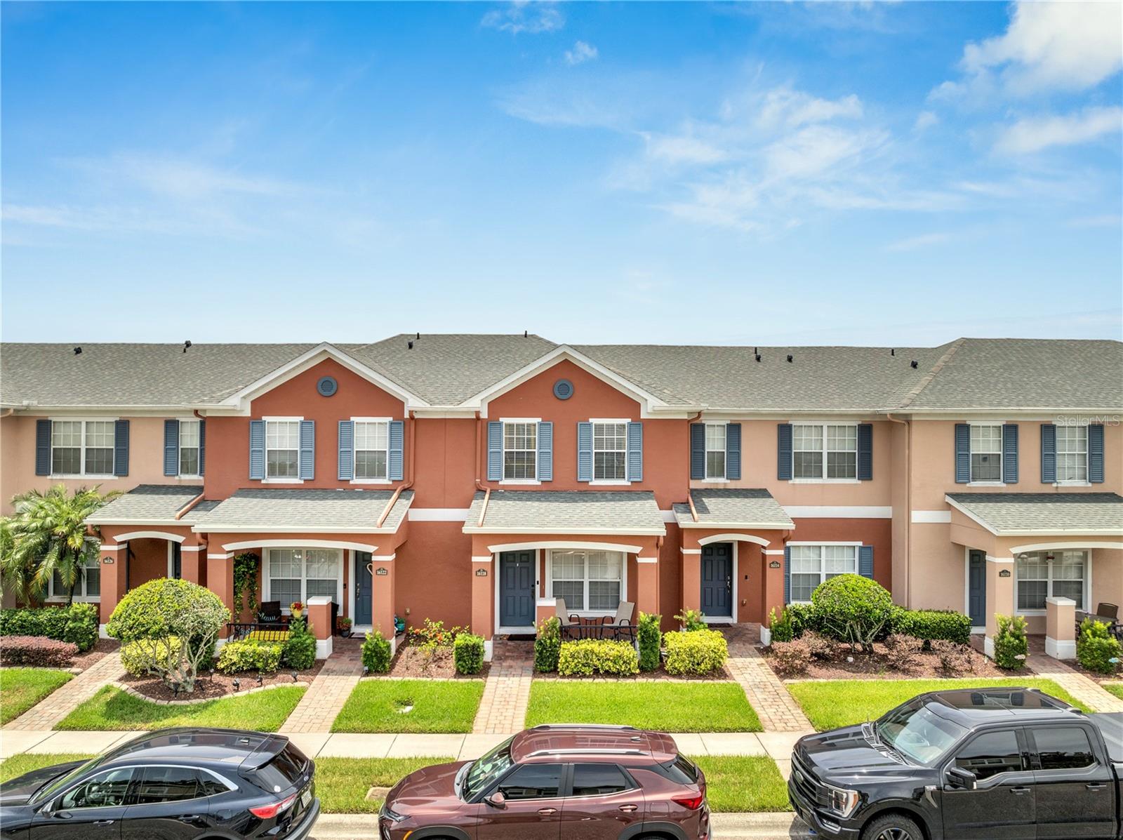 Avalon Park area townhome in GATED Timber Pointe, with 3 Bedrooms, 2.5 Bathrooms and a 2-car garage! This neighborhood features Community Pool, Playground, and close proximity to Timber Creek High School, as well as Waterford Lakes town center and Avalon park! This could be your future home or invested property.
Listing agent is the selling realtor and owner. Title company to be chosen by seller. All measurements to be verified, schools, HOA, and property data. Buyer and buyer’s agent to verify all room sizes and property sq ft, HOA, deed, pet restrictions, and current school information.