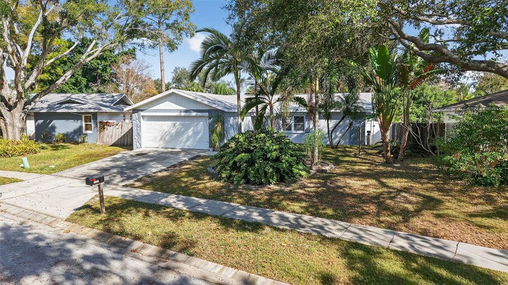 Photo of 7227 118th Circle, Largo, FL 33773 (MLS # TB8456211)