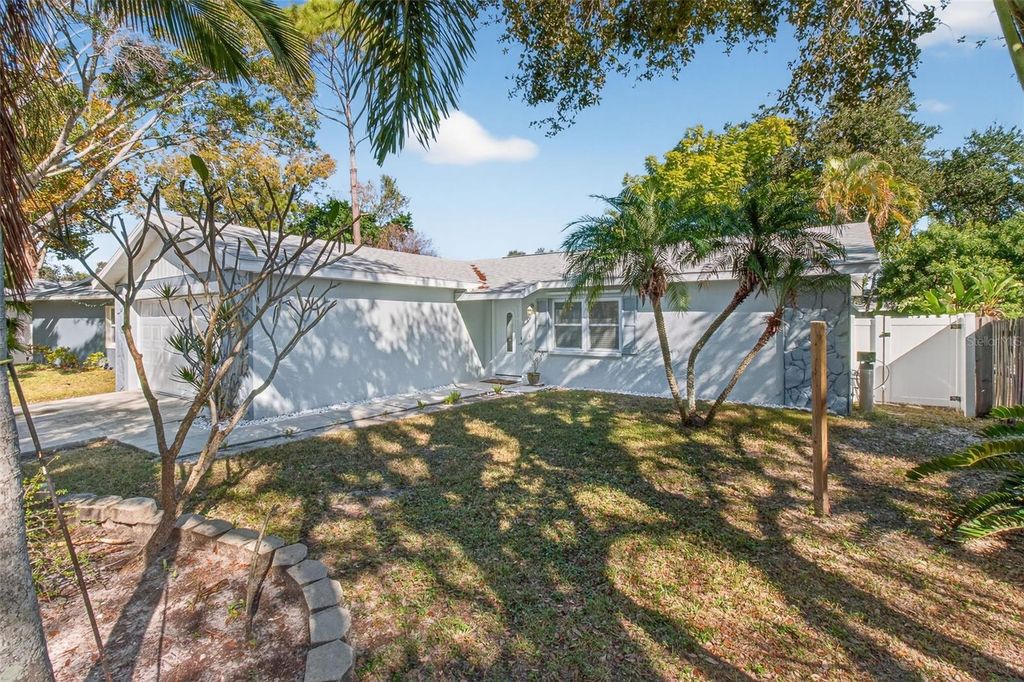 Photo of 7227 118th Circle, Largo, FL 33773 (MLS # TB8456211)