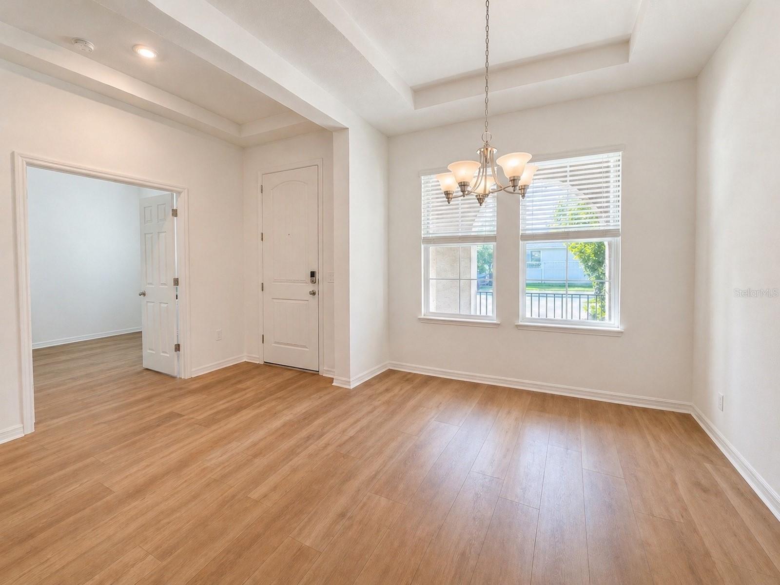 10013 AUSTRINA OAK LOOP