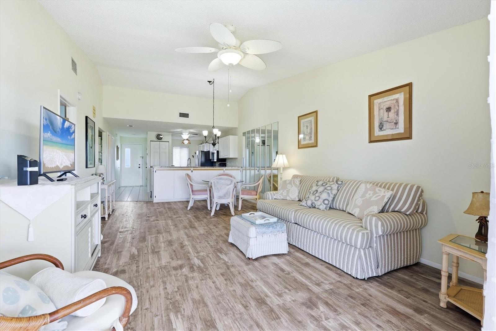 FIDDLERS GREEN PH 01 BLDG 02 - Residential