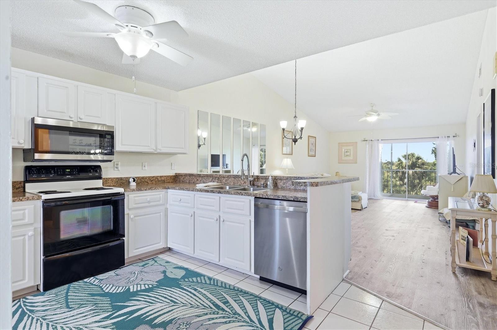 FIDDLERS GREEN PH 01 BLDG 02 - Residential