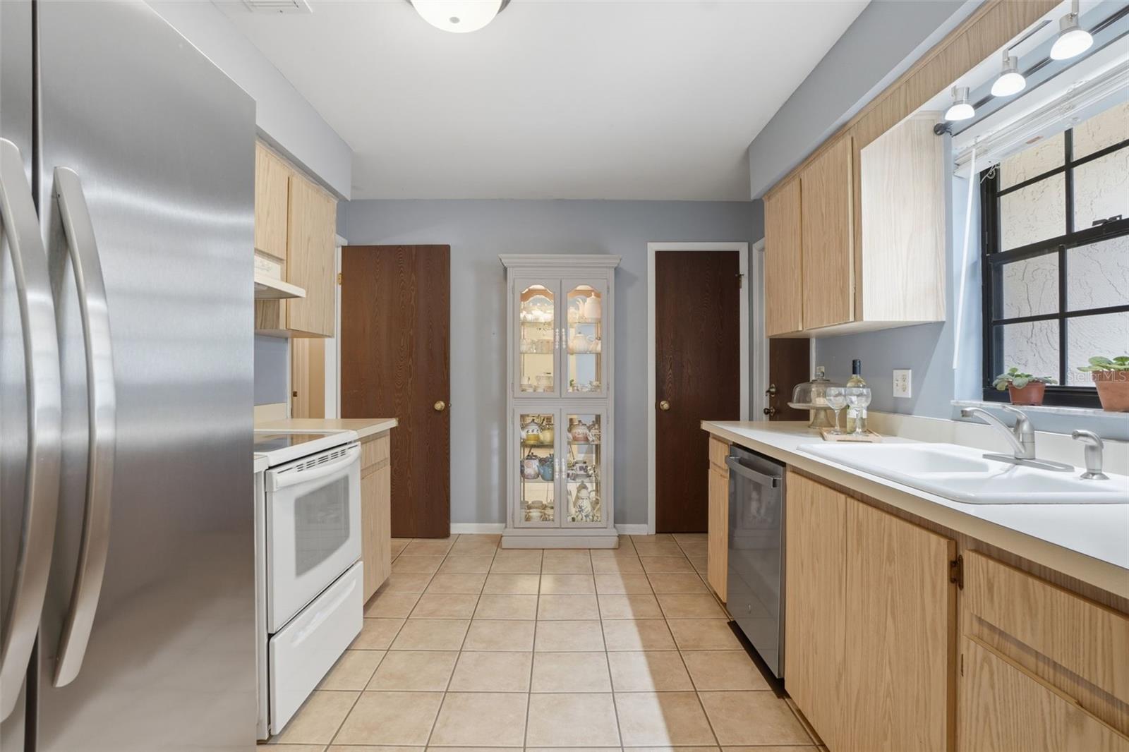 ROLLING OAKS - Residential