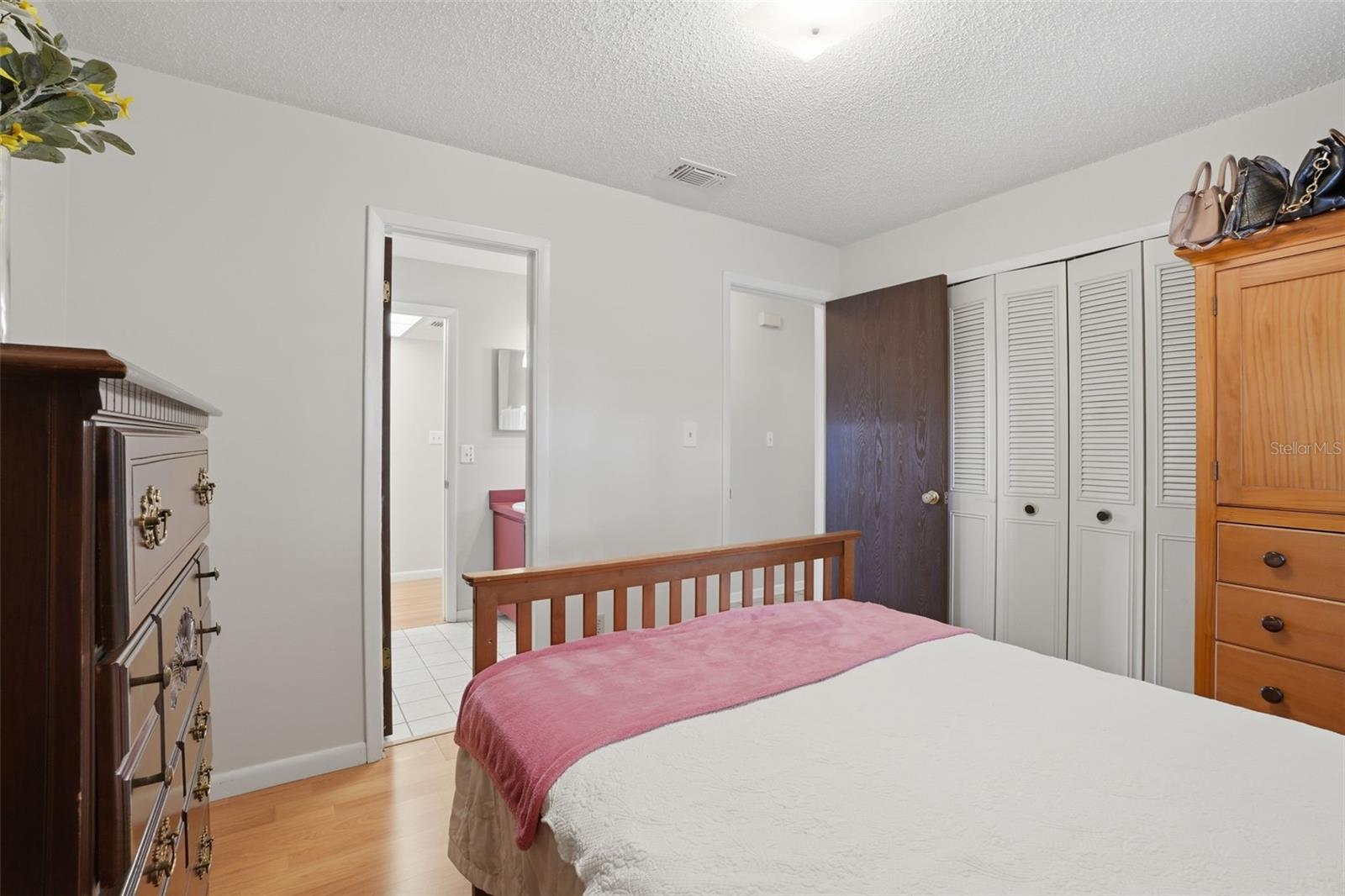 ROLLING OAKS - Residential