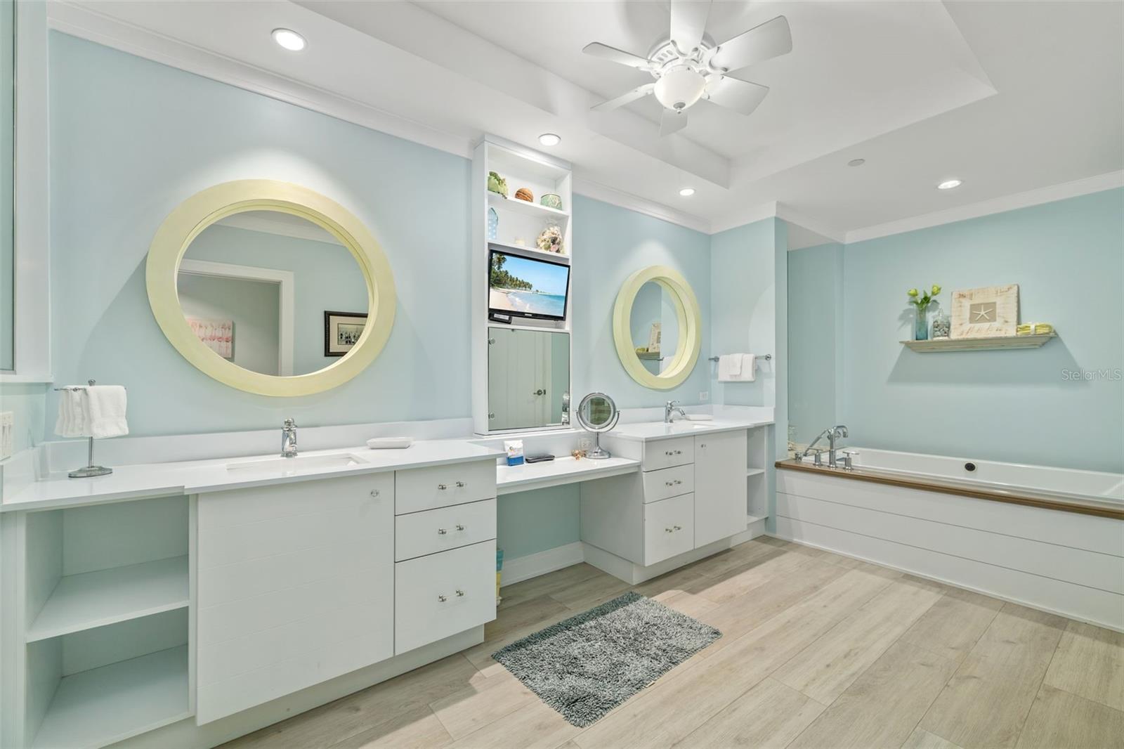 SIESTA KEY BEACH RESIDENCES II - Residential