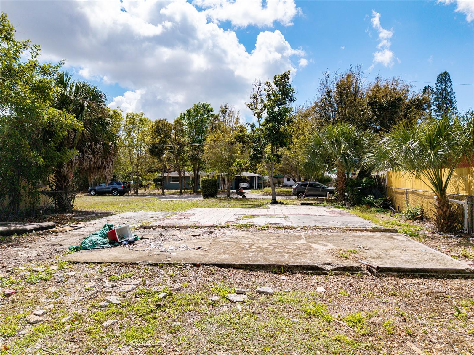 HIGHLAND PINES - Land