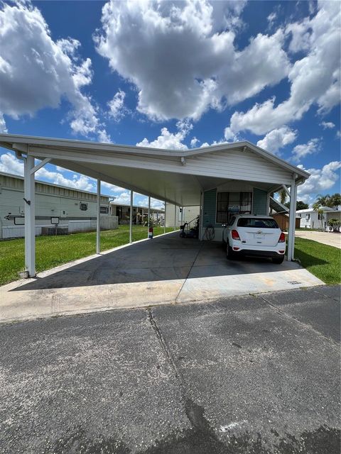 Manufactured Home in OKEECHOBEE FL 5349 66TH AVENUE 1.jpg