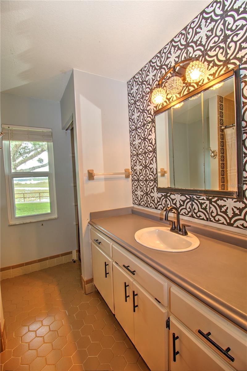 KERR SHORES - Residential