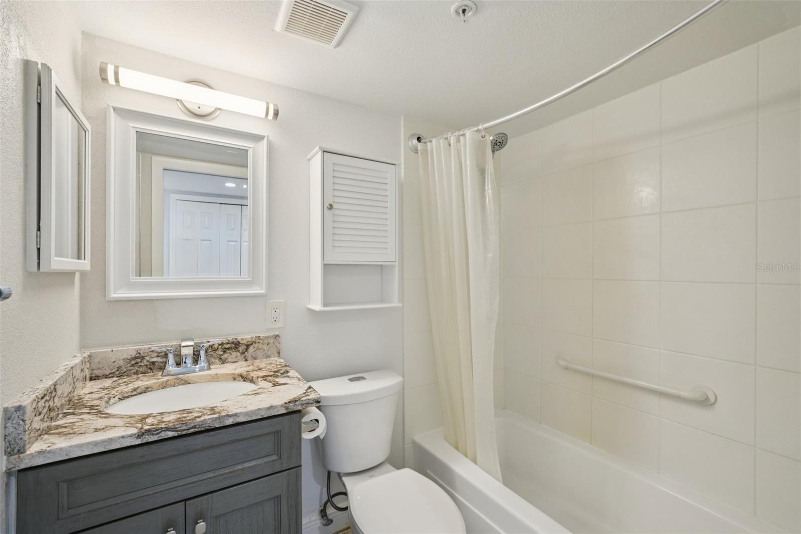 MADEIRA TOWERS CONDO - Residential