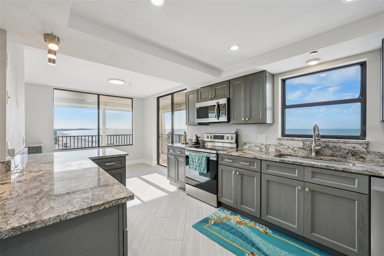 MADEIRA TOWERS CONDO - Residential