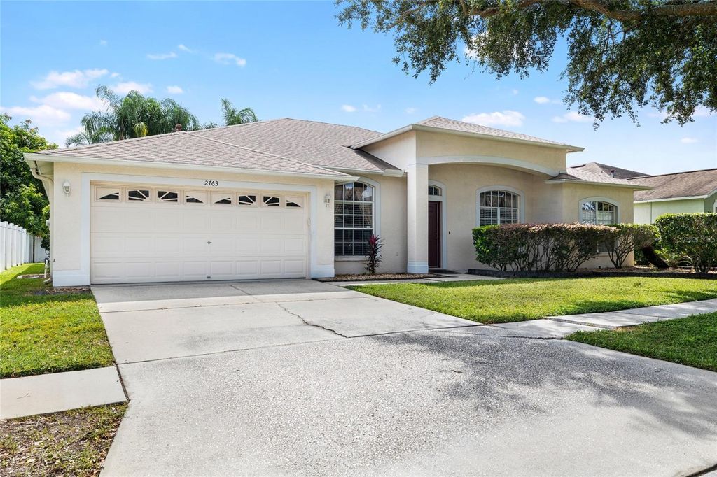 Photo of 2763 Valencia Grove Drive, Valrico, FL 33596 (MLS # L4956383)