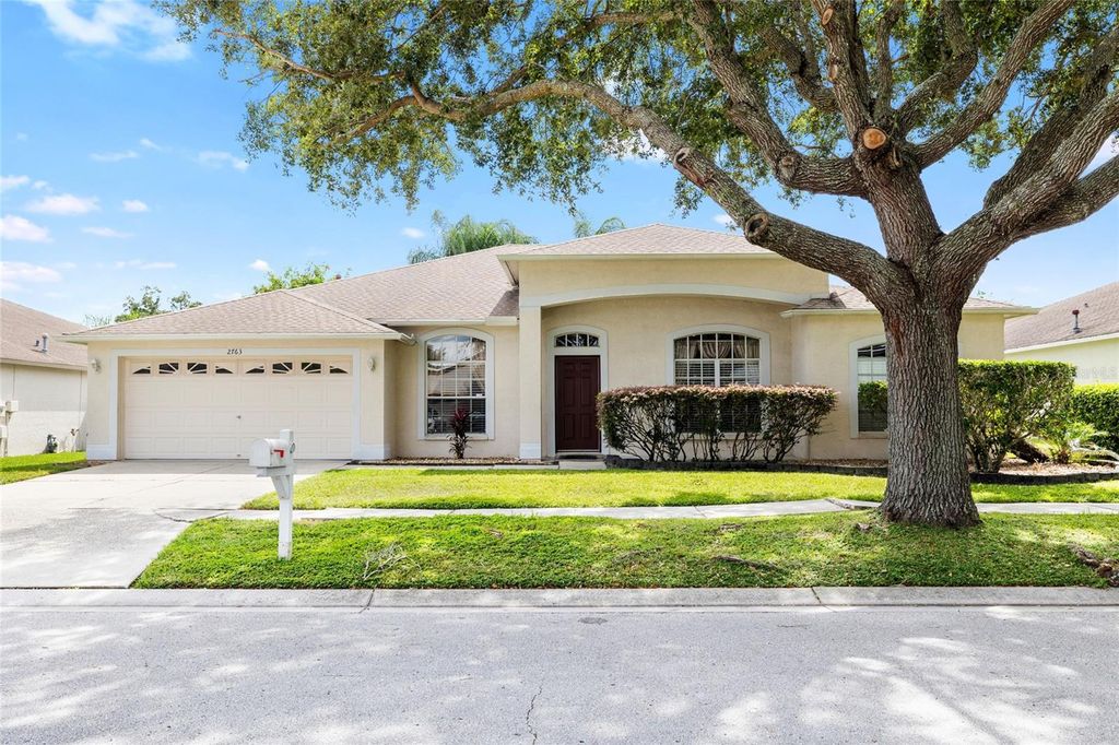 Photo of 2763 Valencia Grove Drive, Valrico, FL 33596 (MLS # L4956383)