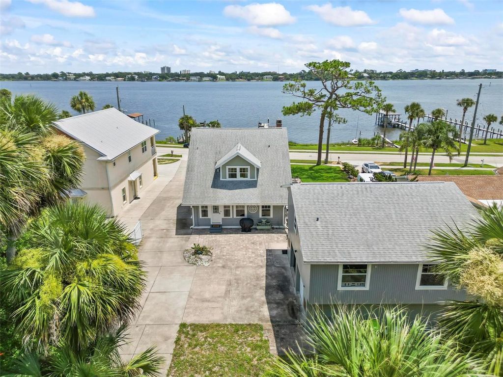 Photo of 236 S Beach Street, Ormond Beach, FL 32174 (MLS # FC311294)